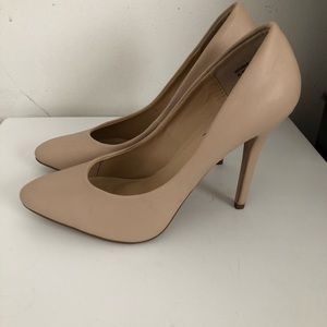 Beige/nude heels
